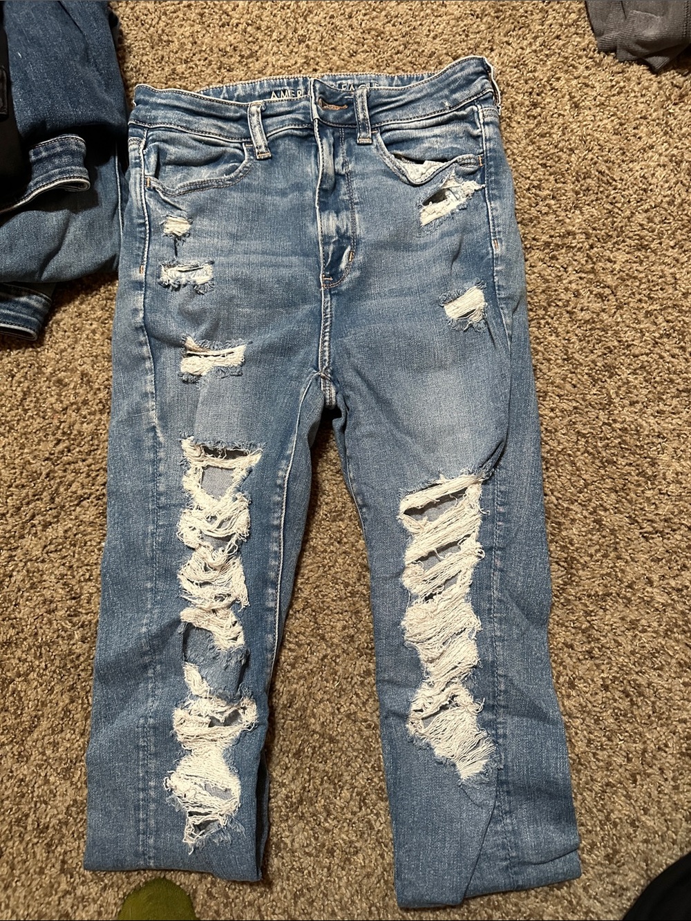 American Eagle Outfitters Light Wash Ripped Skinny Jeans